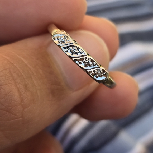14k Vintage Diamond Stacking Ring - Picture 2 of 5
